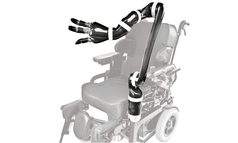 Volledig beeld van: Intelligente robotarm aan je rolstoel