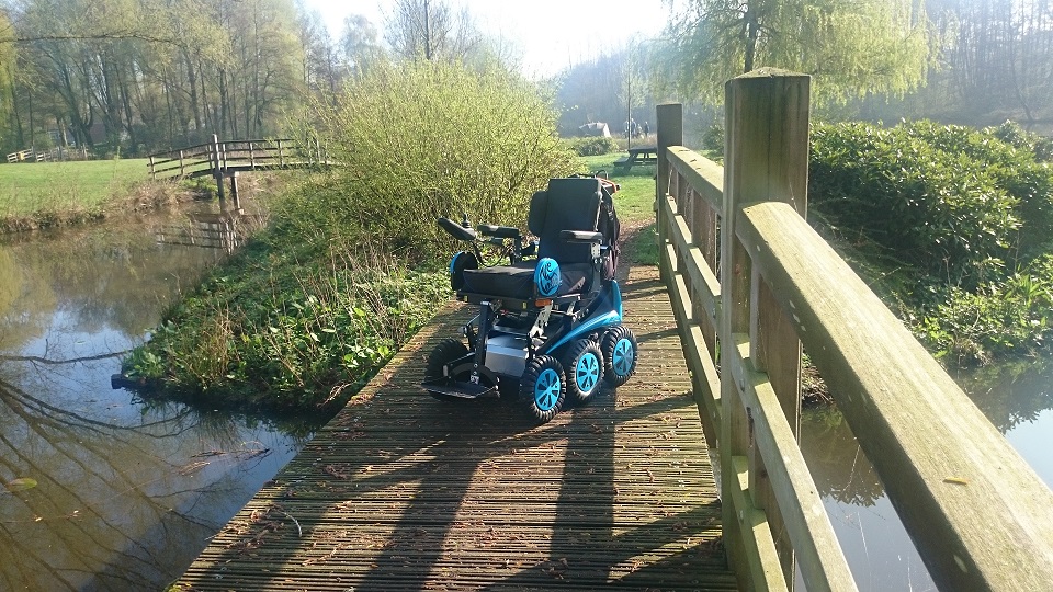 Volledig beeld van: Magix 6-wiel elektrische rolstoel