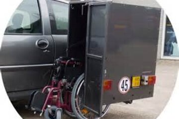 Beeld van: Brommobiel met rolstoelbox